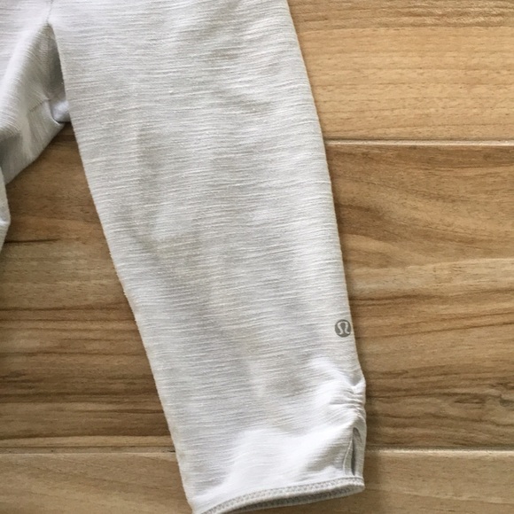 Lululemon Knee length Legging - Picture 6 of 7